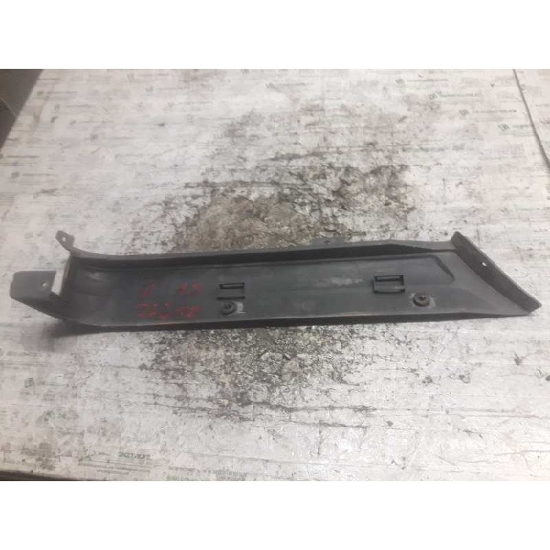 Recambio de moldura para ford transit combi '06 ft 330 corto referencia OEM IAM YC1529396ADW - Blanco 2