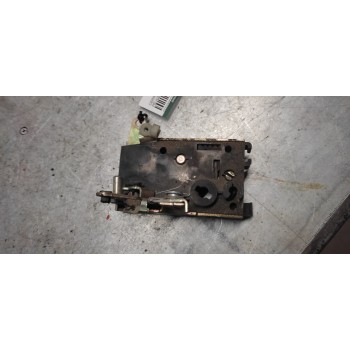 Recambio de cerradura puerta delantera izquierda para peugeot 205 berlina 1.1 mito referencia OEM IAM   