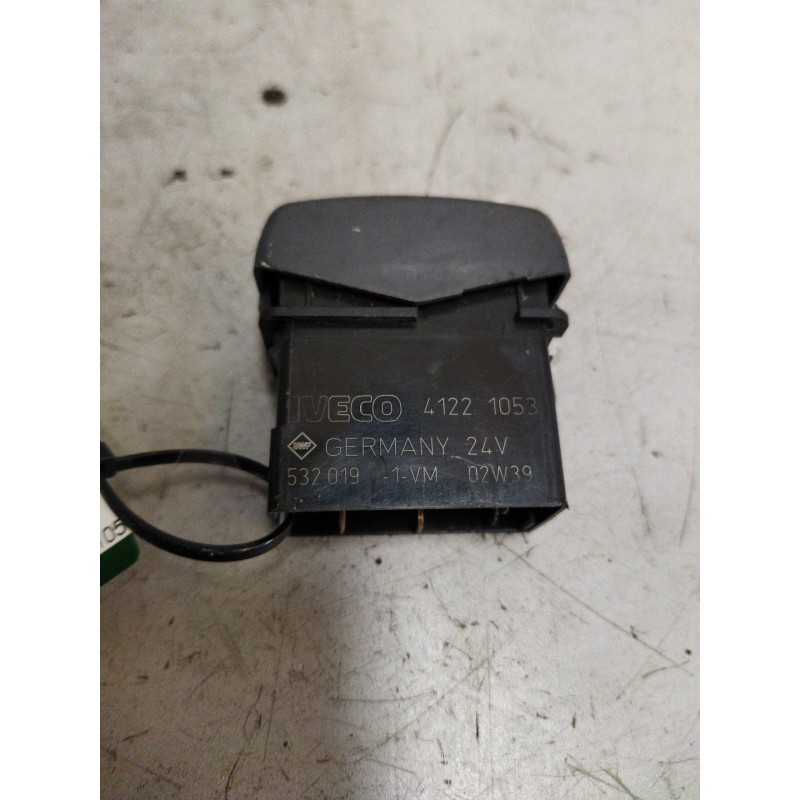 Recambio de interruptor para iveco stralis (as) referencia OEM IAM 41221053 - Blanco 2