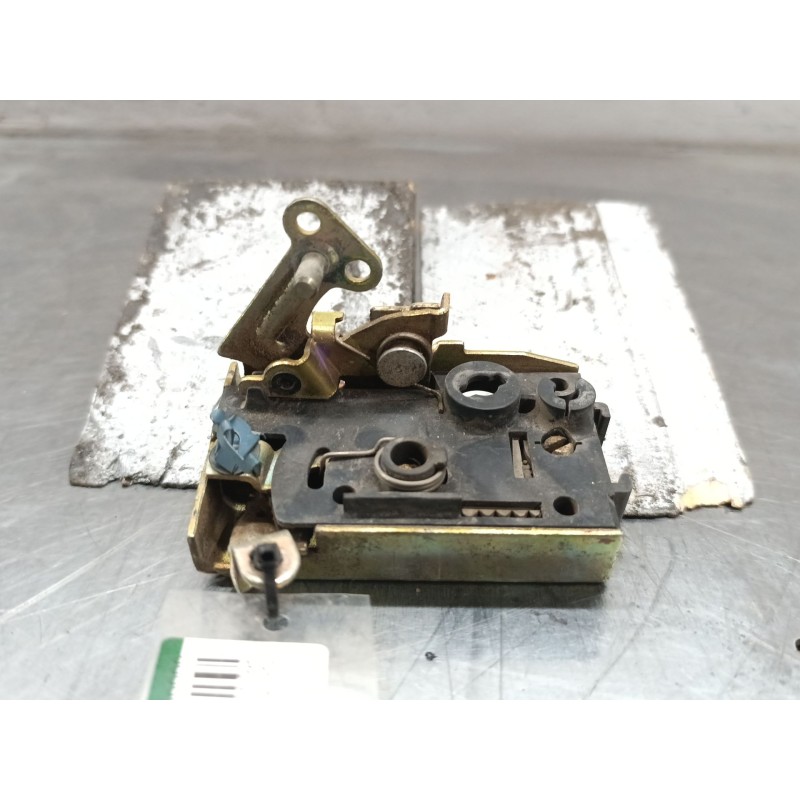 Recambio de cerradura puerta delantera derecha para peugeot 205 berlina 1.1 mito referencia OEM IAM 2