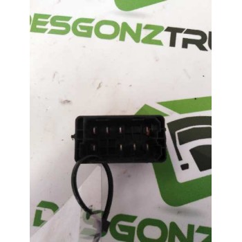 Recambio de mando elevalunas delantero izquierdo para volvo fl xxx fg 4x2 cabina para grupos (l4h1c) referencia OEM IAM 74210437