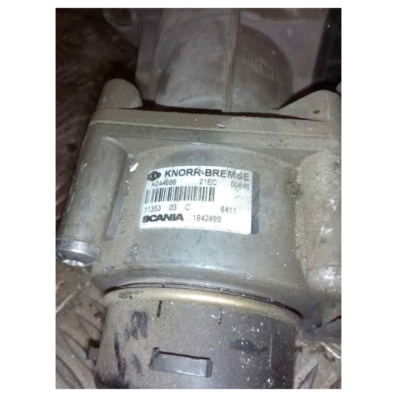 Recambio de valvula aire para scania serie p/g/r (l-clase) fsa 500 (4x2) eb largo cr 19 a referencia OEM IAM  K044696 VALVULA TR - Blanco 2