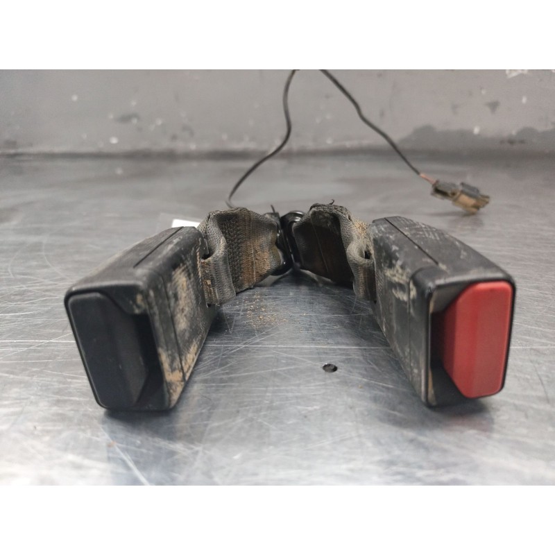Recambio de enganche de cinturon trasero central para ford tourneo courier b460 monospace 1.0 ecoboost referencia OEM IAM - Plata 2
