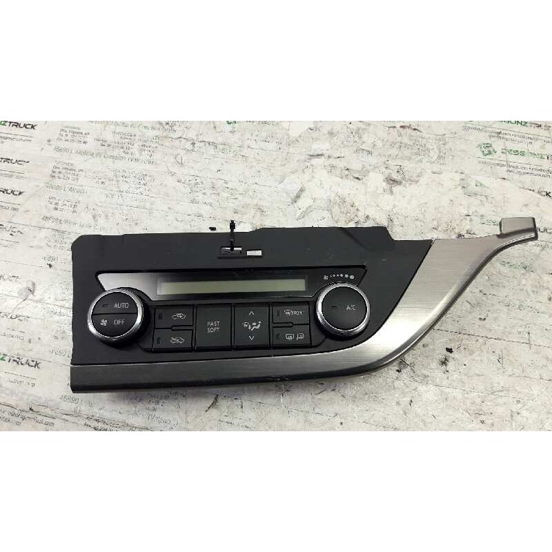 Recambio de mando climatizador para toyota auris live referencia OEM IAM 5590002380 - Blanco 2
