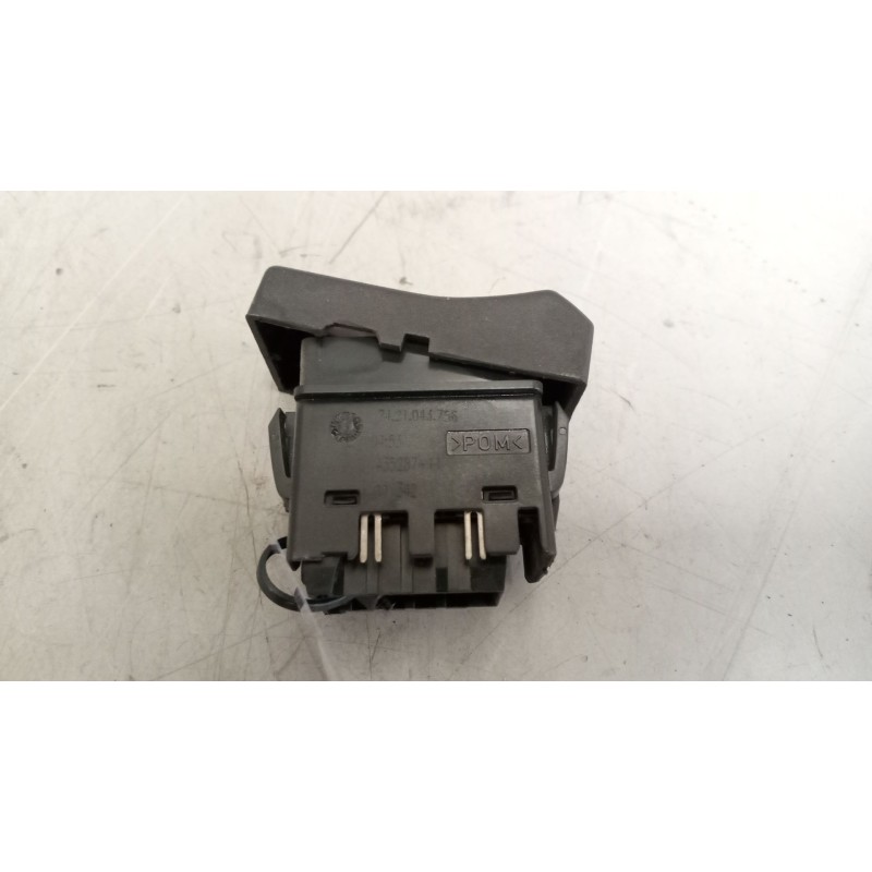 Recambio de interruptor para renault magnum ab diesel referencia OEM IAM 7421043756 - Blanco 2