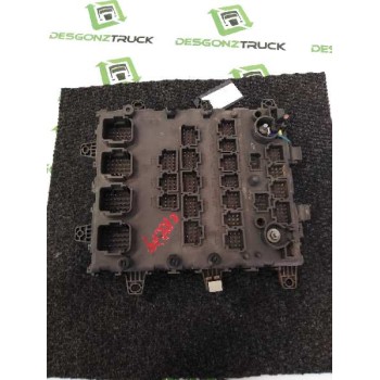Recambio de caja reles / fusibles para volvo fl xxx fg 4x2 cabina para grupos (l4h1c) referencia OEM IAM 7421169993  