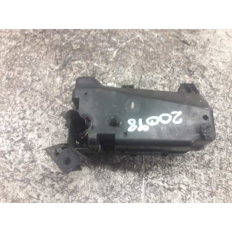 Recambio de caja reles / fusibles para mitsubishi montero (v60/v70) 3.5 gdi gls kaiteki (5-ptas.) referencia OEM IAM MR515658 G8 - Verde 3