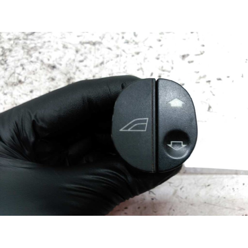 Recambio de mando elevalunas delantero izquierdo para ford fiesta berlina (dx) ambiente referencia OEM IAM 96FB14529AC  