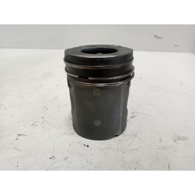 Recambio de piston para volvo fl 618 interc. 180/210/220/250 fg 180/220/250 kw e3 largo (lh1 o l2h1) referencia OEM IAM 276868 - Blanco