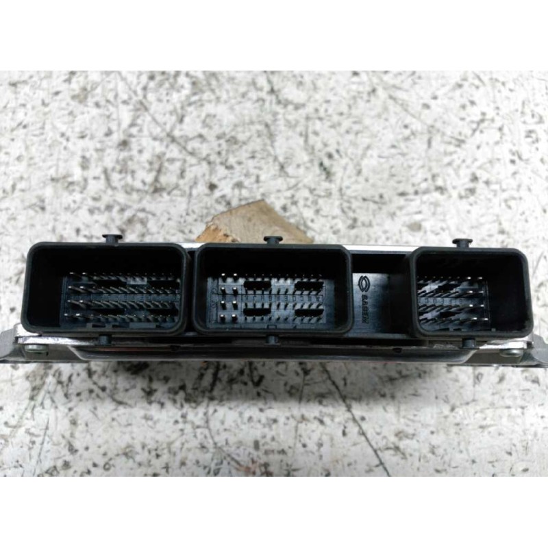 Recambio de centralita motor uce para renault scenic ii dynamique referencia OEM IAM 8200509516 215854212A 6165661989 4