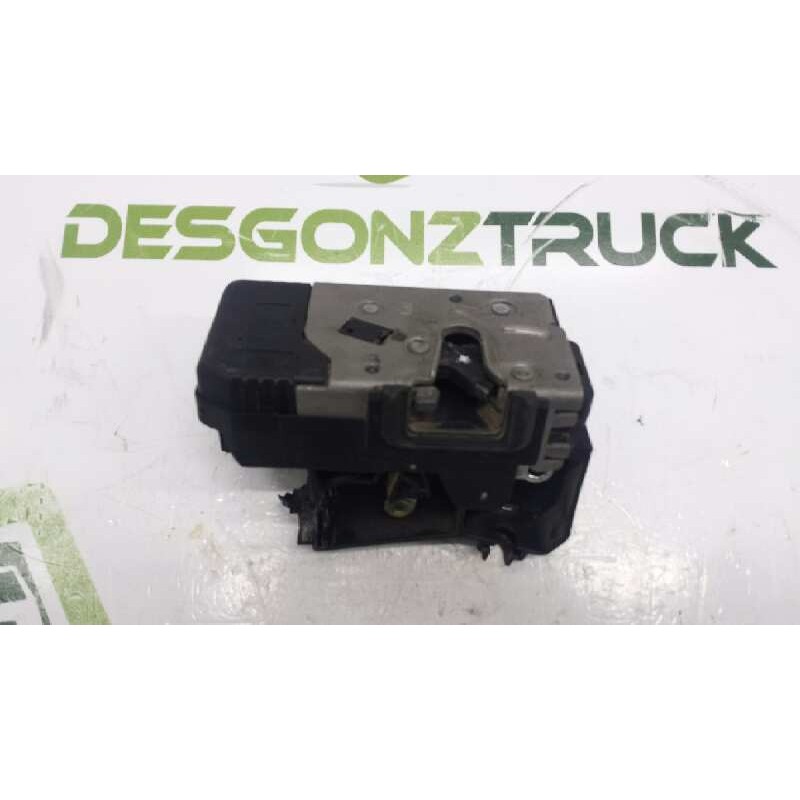 Recambio de cerradura puerta delantera derecha para opel corsa c club referencia OEM IAM 13154792  