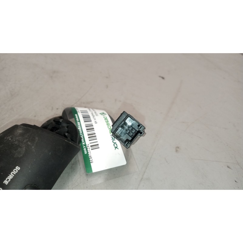 Recambio de mando radio para renault magnum ab diesel referencia OEM IAM 7421014639 - Blanco 2