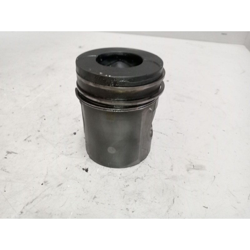Recambio de piston para volvo fl 618 interc. 180/210/220/250 fg 180/220/250 kw e3 largo (lh1 o l2h1) referencia OEM IAM 276868 - Blanco
