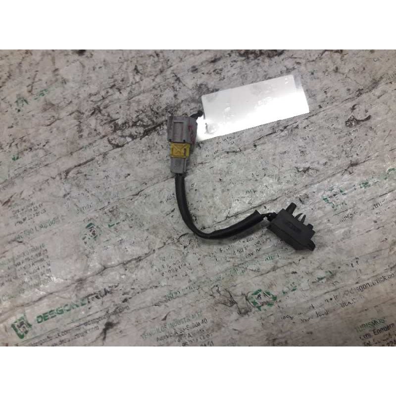 Recambio de interruptor para peugeot 207 1.6 16v cat referencia OEM IAM 95835T02 2 PINS 3