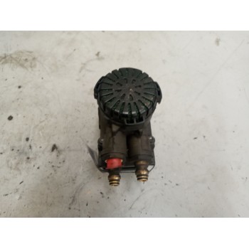 Recambio de valvula aire para volvo fh xxx 12.8 diesel referencia OEM IAM 21122034 VALVULA EBS K021203