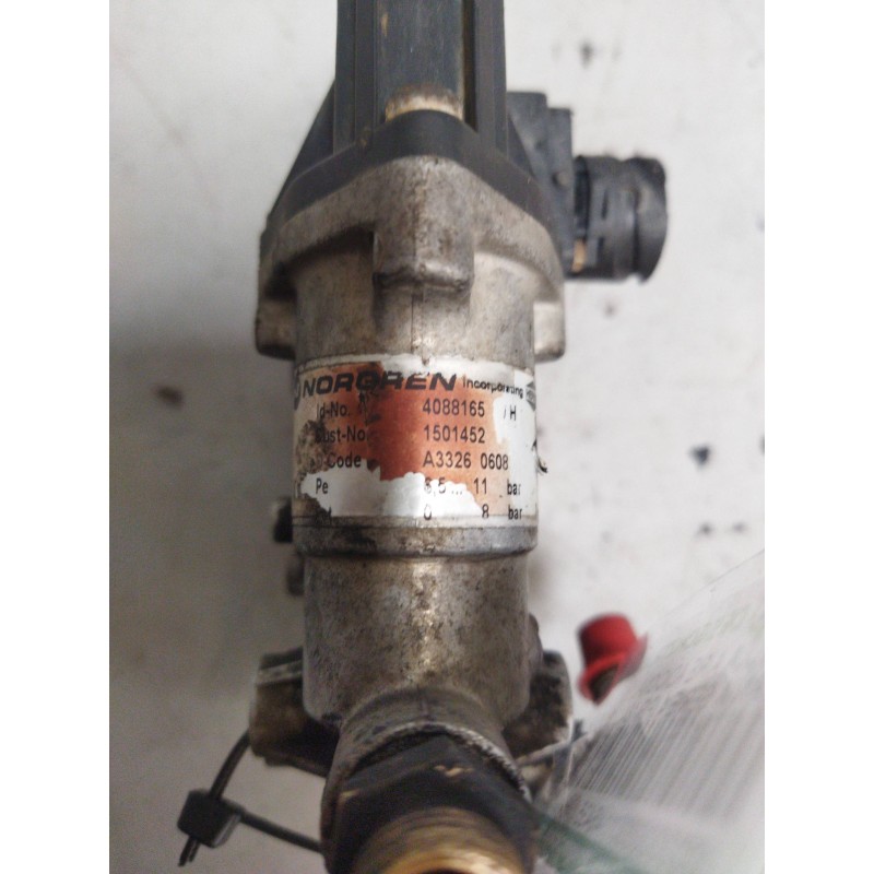 Recambio de valvula aire adicional para scania serie 4 (p/r 164 l) 15.6 diesel referencia OEM IAM 1501452  VALVULA RETARDER 2