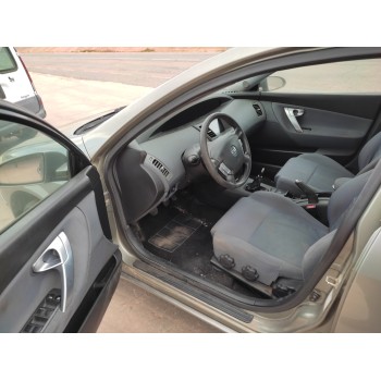 nissan primera berlina (p12) del año 2005