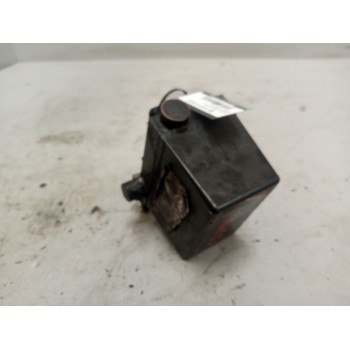 Recambio de bomba elevacion cabina para renault magnum ab diesel referencia OEM IAM 5010615919  