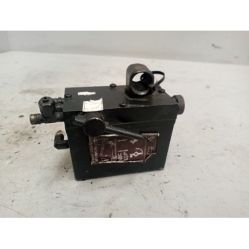 Recambio de bomba elevacion cabina para renault magnum ab diesel referencia OEM IAM 5010615919  
