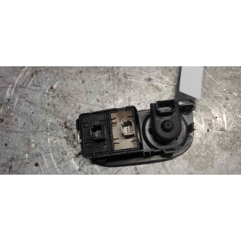 Recambio de mando multifuncion para dacia sandero referencia OEM IAM BOTON PARQUING MANDO ESPEJO BOTON ECO - Blanco 2