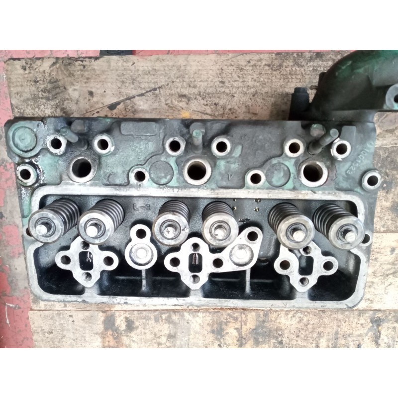 Recambio de culata para volvo fl 618 interc. 180/210/220/250 fg 180/220/250 kw e3 largo (lh1 o l2h1) referencia OEM IAM 8192042 - Blanco