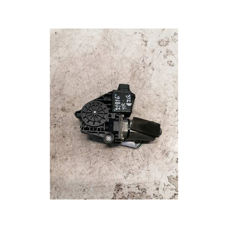 Recambio de motor elevalunas trasero izquierdo para mitsubishi carisma berlina 5 (da0) 1900 di-d comfort referencia OEM IAM 0130 3