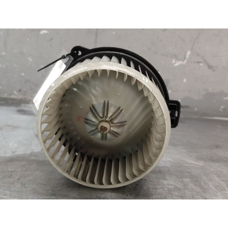 Recambio de ventilador calefaccion para toyota corolla (_e12_) 2.0 d-4d (cde120r_, cde120l_) referencia OEM IAM MF0160700610 - Negro 2