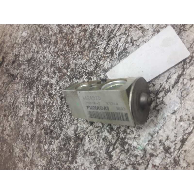 Recambio de valvula expansion para opel corsa c blue line referencia OEM IAM 662492D - Rojo 2