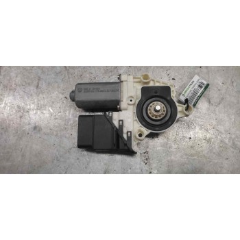 MOTOR ELEVALUNAS TRASERO DERECHO 1J4959812C 9776101438203 18 PINS