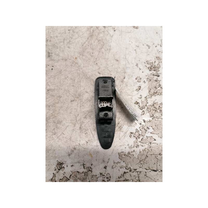 Recambio de mando elevalunas trasero izquierdo para mitsubishi carisma berlina 5 (da0) 1900 di-d comfort referencia OEM IAM MR79 2