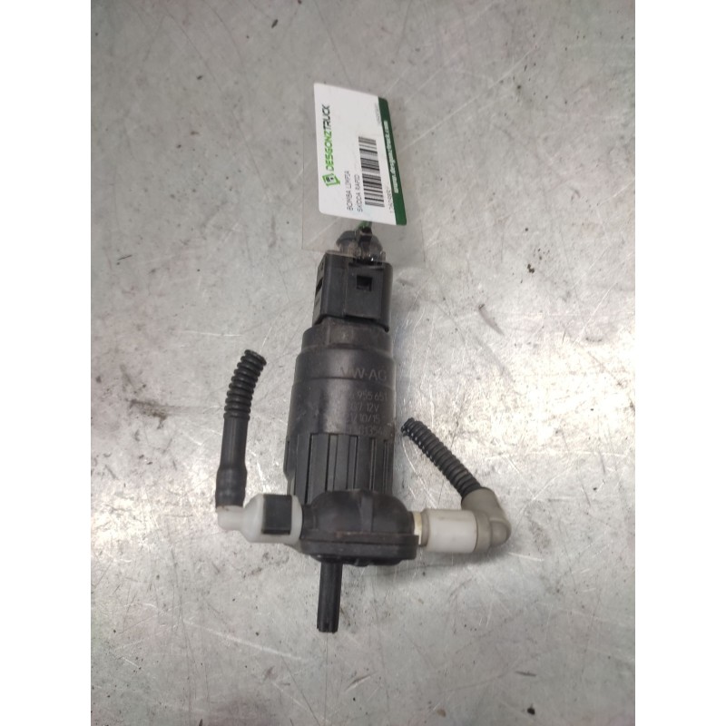 Recambio de bomba limpia para skoda rapid ambition referencia OEM IAM 1K6955651  2 PINS