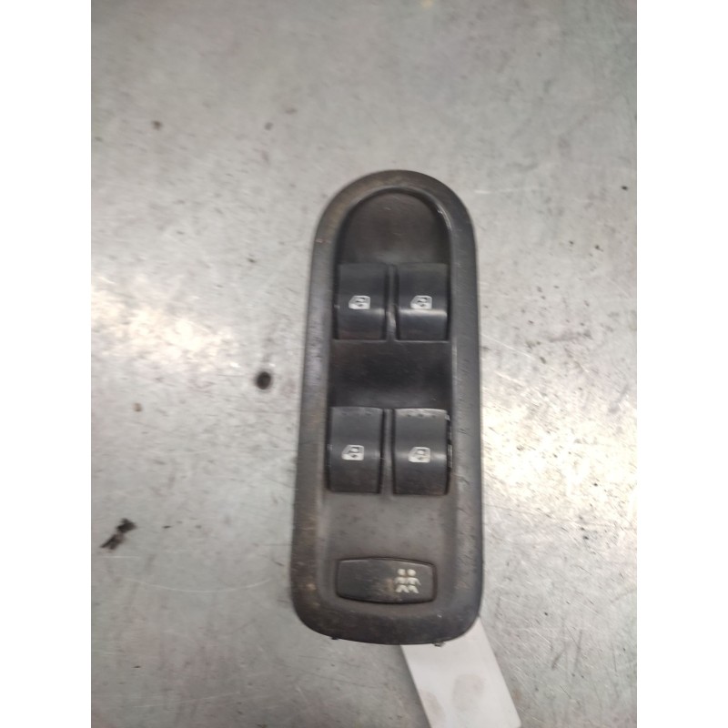 Recambio de mando elevalunas delantero izquierdo para renault scenic ii authentique referencia OEM IAM   