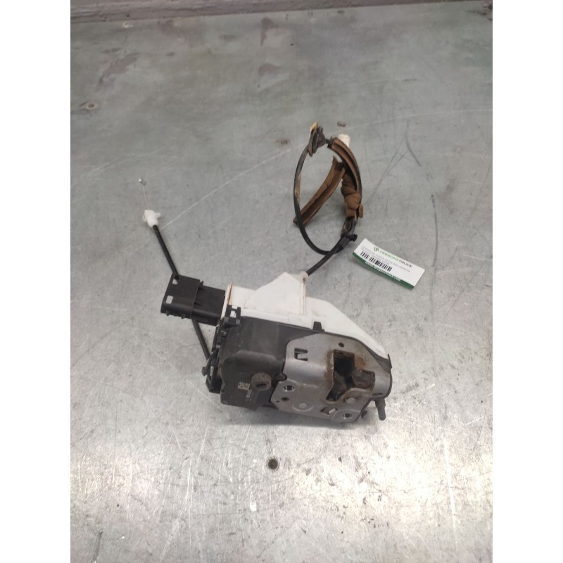 Recambio de cerradura puerta delantera derecha para peugeot partner kombi access referencia OEM IAM 828405  6 PINS