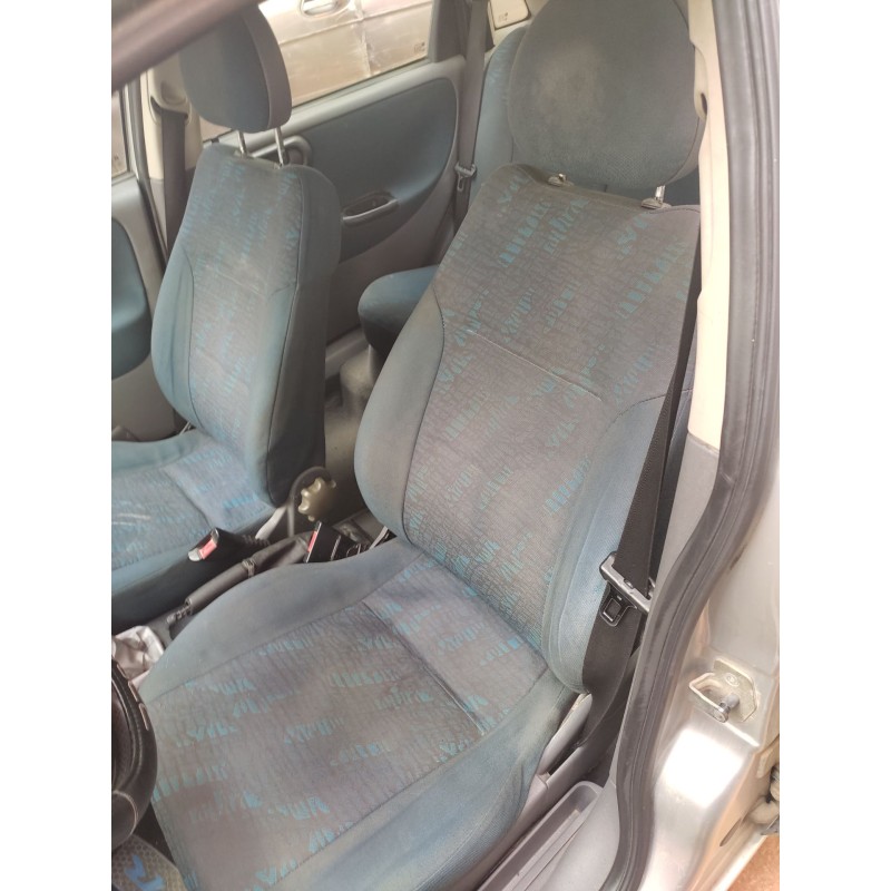 Recambio de asiento delantero izquierdo para opel corsa c club referencia OEM IAM   