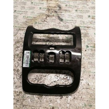 Recambio de guarnecidos consola de mandos para dacia duster ambiance 4x2 referencia OEM IAM 8200739438  