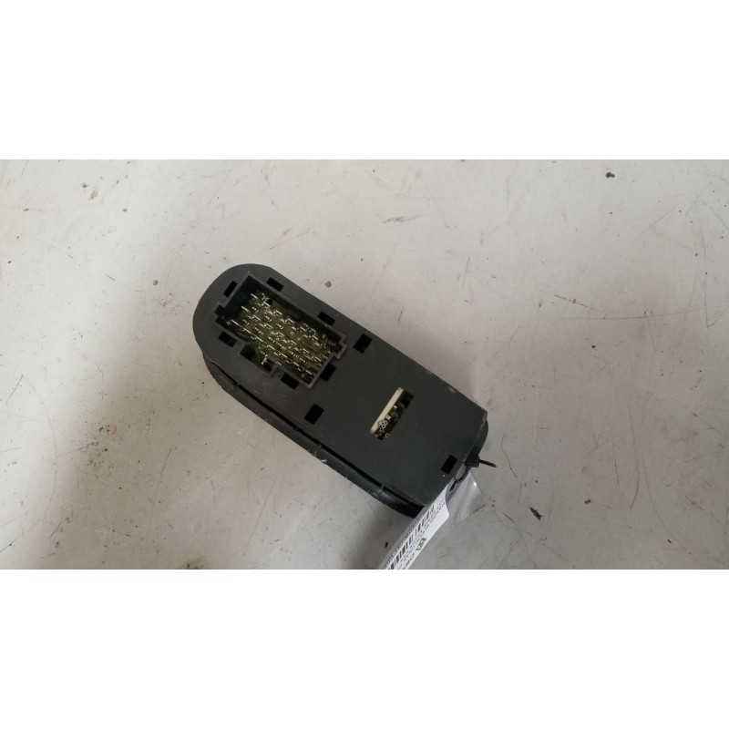 Recambio de mando elevalunas delantero izquierdo para daf serie xf105.460 12.9 diesel referencia OEM IAM 1811135 - Blanco 3