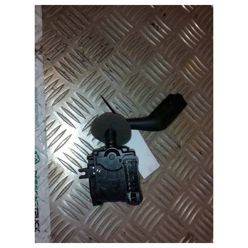 Recambio de mando limpia para renault premium route 2006 fas 4x2 larga distancia referencia OEM IAM 7421535700 - Blanco 2