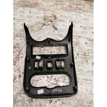 Recambio de guarnecidos consola de mandos para dacia duster ambiance 4x2 referencia OEM IAM 8200739438  