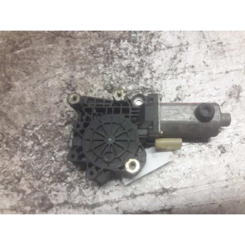Recambio de motor elevalunas delantero izquierdo para ford mondeo berlina (gd) referencia OEM IAM 0130821680 2 PINS 2