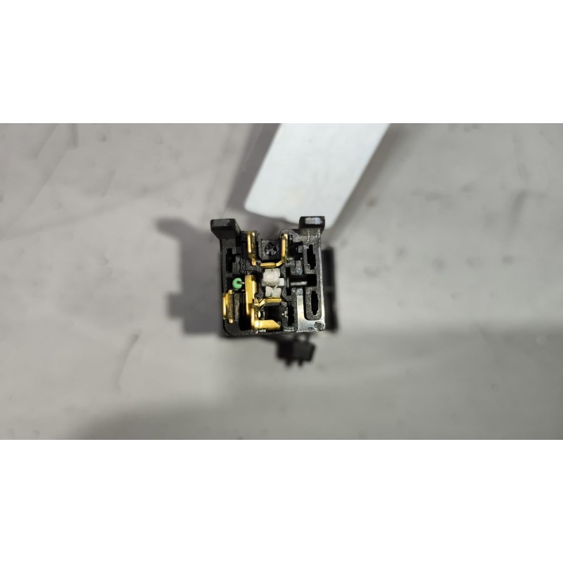 Recambio de interruptor para nissan trucks atleon tk160.95 referencia OEM IAM 253829X000 - Blanco 2