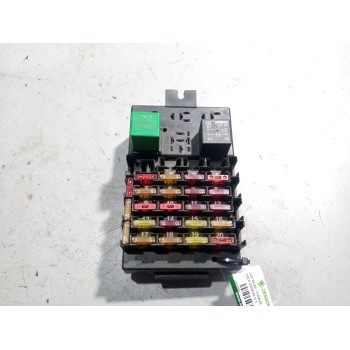 Recambio de caja reles / fusibles para iveco andecar iv 3 referencia OEM IAM 504050822  