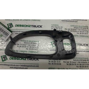 Recambio de guarnecidos varios para peugeot 307 berlina (s2) xt referencia OEM IAM 9634774777 MANETA INT. TRA. IZQ. 