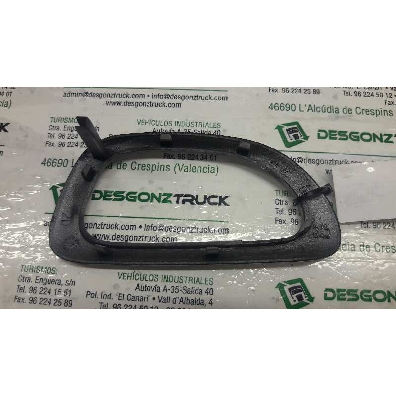 Recambio de guarnecidos varios para peugeot 307 berlina (s2) xt referencia OEM IAM 9634769777 MANETA INT. DEL. DCHA. 2
