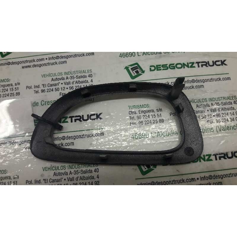 Recambio de guarnecidos varios para peugeot 307 berlina (s2) xt referencia OEM IAM 9634769877 MANETA INT. DEL. IZQ. 2