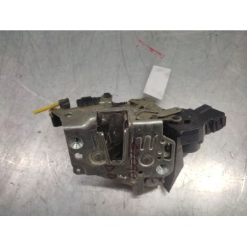 CERRADURA PUERTA DELANTERA DERECHA A2027201235 