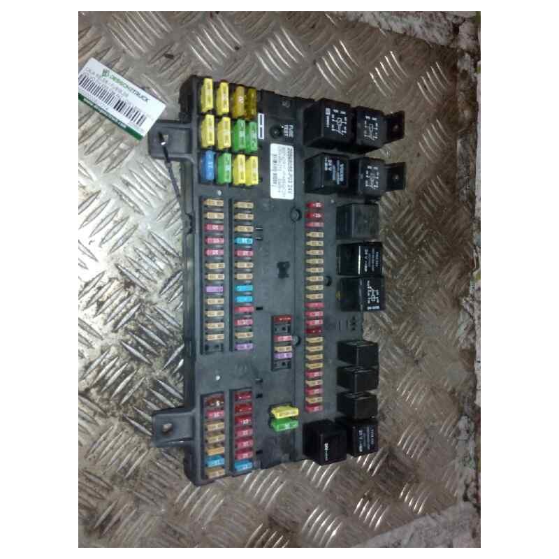 Recambio de caja reles / fusibles para volvo fh xxx fsa 4x2 low largo (lh1 o l2h1) referencia OEM IAM 20568055  