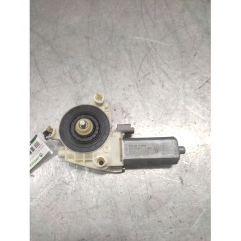 MOTOR ELEVALUNAS DELANTERO DERECHO 0130822021 2 PINS