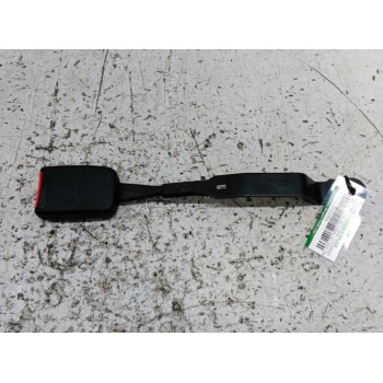 Recambio de enganche de cinturon delantero izquierdo para volkswagen polo berlina (6n2) trendline referencia OEM IAM  DELANTERO 