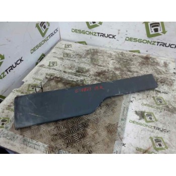 MOLDURA TRASERA CABINA DERECHA 