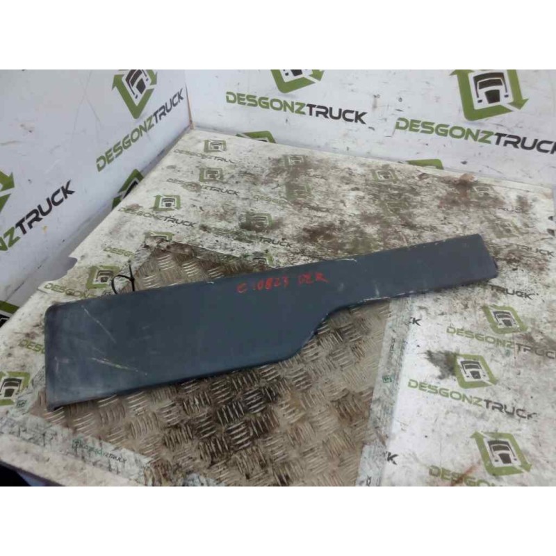 Recambio de moldura trasera cabina para volvo fm 12 2002  fg  std 4x2 largo, bajo referencia OEM IAM DERECHA  